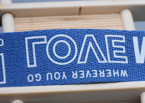 Banda di elastico di slittamento della tessitura del poliestere anti con il logo su ordinazione bianco del silicone