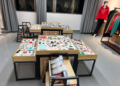 Patch di trasferimento di calore in tessuto con logo in silicone stampato