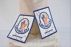 Etichette serigrafiche a 4 colori da 0,5 mm in TPU trasparente per abbigliamento