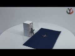 Presentiamo etichette termoadesive in silicone con logo stampato a 3 colori per abbigliamento per te