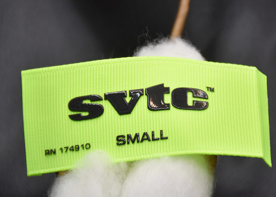 Cucia sulla marca su ordinazione Logo Silicone Clothing Labels Washable 3D stampato