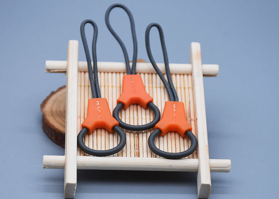 2 colori Logo Plastic Zipper Pull Polyester su ordinazione per gli indumenti