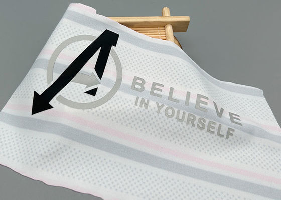 Abbigliamento d'argento riflettente su ordinazione di Logo Heat Transfer Label For