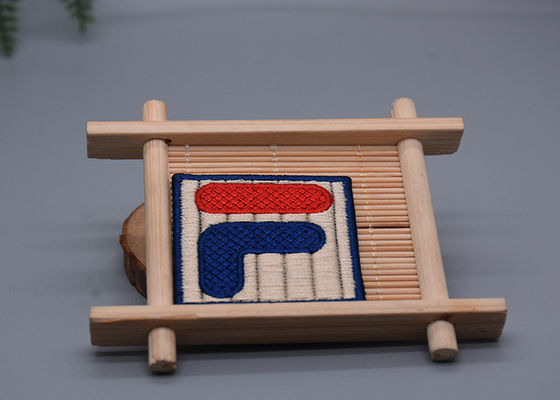 3D ha detto la toppa rinnovabile su ordinazione del ricamo del filato per gli indumenti