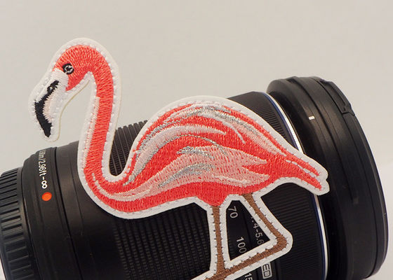 Cucia sulle toppe ricamate incise cucono sulle toppe per i vestiti